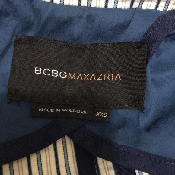BCBG MAXAZRIA SEERSUCKER BLUE STRIPED BLAZER - Picture 8 of 12